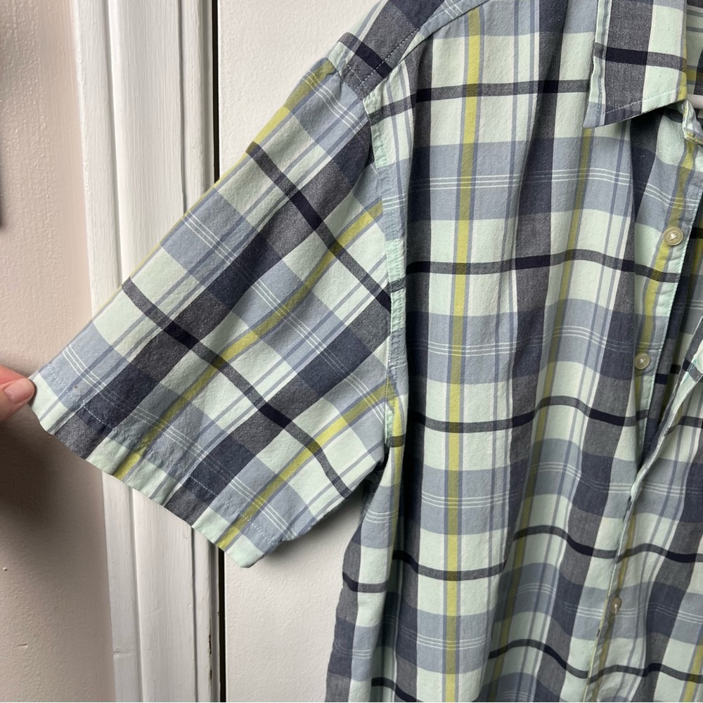 Old Navy- Men’s Short Sleeve Button Down- Blue Green Plaid- Large - Picture 6 of 7